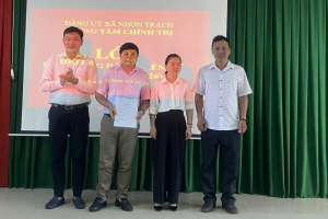 18 đảng viên dự bị xã Đại Phước  tham gia lớp bồi dưỡng đảng viên mới