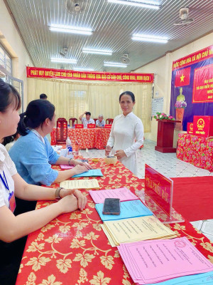 Cử tri là chức sắc, chức việc, nhà tu hành và tín đồ các tôn giáo xã Đại Phước phấn khởi tham gia Ngày hội non sông