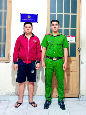 Công an xã Đại Phước phối hợp vận động đối tượng truy nã ra...