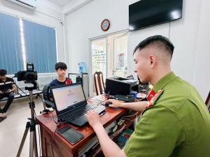 Công an xã Đại Phước tăng cường cấp căn cước, kích hoạt định danh điện tử mức độ 2 cho công dân từ đủ 6 đến dưới 14 tuổi phục vụ các kỳ thi năm 2026