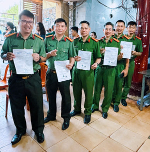 Công an xã Đại Phước tích cực tham gia hiến máu tình nguyện nhân kỷ niệm 136 năm Ngày sinh Chủ tịch Hồ Chí Minh