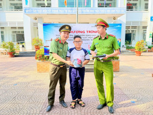 Hơn 1.400 học sinh Trường Tiểu học Phú Đông được tuyên truyền pháp luật và phòng, chống bạo lực học đường