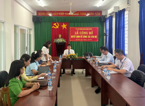 UBND Xã Đại Phước trao quyết định bổ nhiệm lại cán bộ quản lý Trường Mầm non Đại Phước