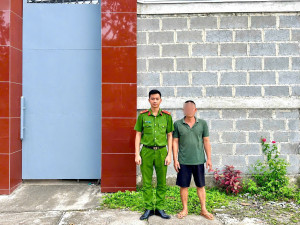 Công an xã Đại Phước đưa đối tượng đi cai nghiện bắt buộc, góp phần bảo đảm ANTT