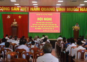 Hội nghị đối thoại giữa Bí thư Đảng ủy và Chủ tịch UBND xã với nhân dân về kết quả 1 năm thực hiện mô hình chính quyền địa phướng 2 cấp.