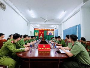 Đảng ủy Công an xã Đại Phước tổ chức cho cán bộ, đảng viên theo dõi truyền hình trực tiếp Hội nghị toàn quốc quán triệt, triển khai Nghị quyết hội nghị lần thứ Ba Ban Chấp hành Trung ương Đảng khóa XIV