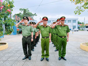 Công an xã Đại Phước tổ chức dâng hương tưởng niệm các Anh hùng liệt sĩ nhân kỷ niệm 81 năm Cách mạng Tháng Tám và 81 năm Ngày truyền thống Công an nhân dân Việt Nam