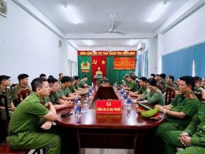 Công an xã Đại Phước tổ chức hội nghị nghiên cứu, tham gia ý kiến dự thảo Bộ luật Hình sự (sửa đổi) và hưởng ứng Cuộc thi trực tuyến tìm hiểu Nghị quyết đại hội XIV của đảng