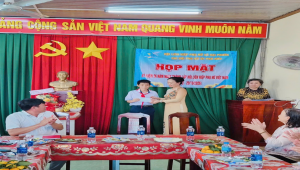 Chi hội phụ nữ ấp Phú Hữu ấm áp buổi họp mặt ngày phụ nữ việt nam 20/10