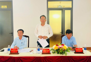 Thường trực Đảng ủy làm việc với Trạm Y tế