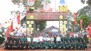 Đa Kia sôi nổi khai mạc hội trại giao quân