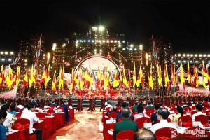 [Chùm ảnh] Toàn cảnh Sử thi nghệ thuật Đồng Nai - Hào khí phương Nam, Vươn mình cùng đất nước