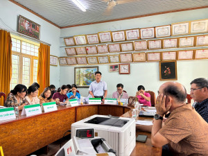 Ngân hàng CSXH Tân Phú đồng hành cùng bà con xã Đak Lua thực hiện giao dịch định kỳ hàng tháng