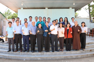 Trao tặng nhà Đại đoàn kết, mô hình sinh kế và 100 phần quà Tết Bính Ngọ 2026