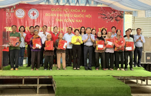 XÃ ĐAK LUA VINH DỰ ĐÓN ĐOÀN CÔNG TÁC ĐẠI BIỂU QUỐC HỘI TỈNH, QUỸ THIỆN TÂM VÀ HỘI CHỮ THẬP ĐỎ TỈNH THĂM, TẶNG QUÀ TẾT !