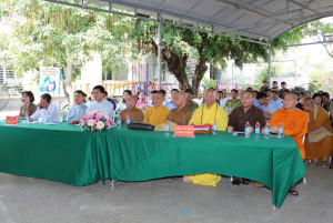 Chương trình dân vận, từ thiện xã hội kết hợp tuyên truyền, phổ biến pháp luật tại xã Đak Lua