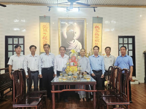 LÃNH ĐẠO XÃ ĐAK LUA THĂM, CHÚC MỪNG LỄ PHẬT ĐẢN TẠI DIỆU NGHIÊM NI TỰ