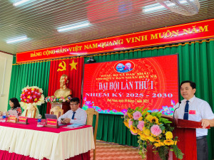 Đ/c Tô Hoài Nam – PBT.ĐU–CT.UBND xã – BT.Chi bộ UBND xã phát biểu chỉ đạo tại Đại hội