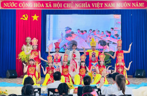 UBND XÃ ĐAK NHAU TỔ CHỨC THÀNH CÔNG HỘI THI VẼ TRANH VÀ KỂ CHUYỆN THEO SÁCH