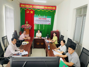 Chi bộ Phòng giao dịch Ngân hàng Chính sách xã hội tham dự sinh hoạt chi bộ tháng 10/2025 qua truyền hình và phát thanh trực tiếp