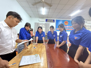 XÃ ĐĂK Ơ TRIỂN KHAI GIẢI PHÁP RÚT NGẮN THỜI GIAN GIẢI QUYẾT HỒ SƠ HÀNH CHÍNH