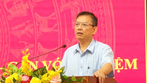 Phó bí thư đảng ủy, Chủ tịch UBND xã Mai Văn Hiền phát biểu tại ngày hội