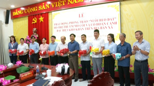 02 Xã Dầu Giây phát động phong trào nuôi heo đất đến các chi, đảng bộ trực thuộc