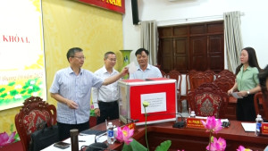 24 anh LD ung ho bao so 10