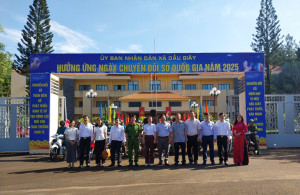 42 Lãnh đạo xã Dầu Giây phát động, hưởng ứng Ngày chuyển đổi số Quốc gia 2025