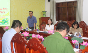 Phó Bí thư Thường trực Đảng uỷ xã Dầu Giây Phạm Đình Ban phát biểu tại hội nghị