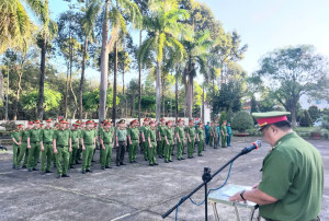 Quang cảnh lễ ra quân