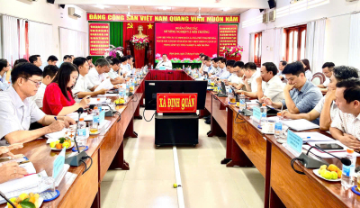 Ông Đặng Minh Đức Phó Giám đốc Sở Nông nghiệp và Môi trường chủ trì buổi làm việc