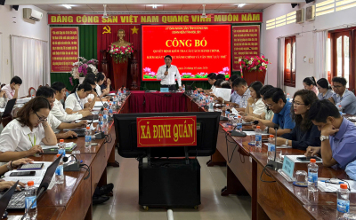 Phó Giám đốc Sở Nội vụ Mai Xuân Tuân phát biểu tại tại buổi làm việc