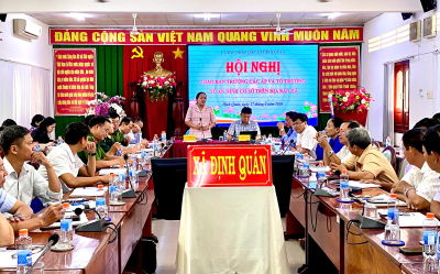 THƯỜNG TRỰC UBND XÃ ĐỊNH QUÁN GIAO BAN VỚI TRƯỞNG CÁC ẤP...