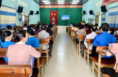 Quang cảnh Hội nghị triển khai công tác phòng, chống tội phạm, tệ nạn xã hội và bảo đảm an ninh mạng tại xã Định Quán