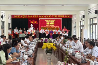 XÃ ĐỊNH QUÁN CÔNG BỐ QUYẾT ĐỊNH THÀNH LẬP CÁC CHI BỘ PHÒNG,...