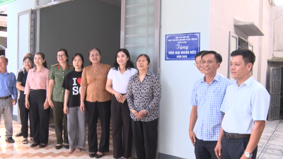 TRAO TẶNG 2 CĂN NHÀ ĐẠI ĐOÀN KẾT TẠI ẤP PHÚ NGỌC VÀ ẤP GIA...