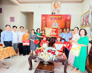 Lãnh đạo tỉnh thăm, chúc thọ người cao tuổi tiêu biểu tại xã Đồng Phú