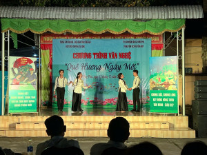 ẤM ÁP CHƯƠNG TRÌNH GIAO LƯU VĂN NGHỆ, TUYÊN TRUYỀN LƯU ĐỘNG TẠI THÔN 3