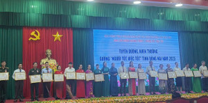 ĐỒNG PHÚ: 01 TẬP THỂ VÀ 01 CÁ NHÂN ĐƯỢC TUYÊN DƯƠNG, KHEN THƯỞNG GƯƠNG “NGƯỜI TỐT, VIỆC TỐT” NĂM 2025