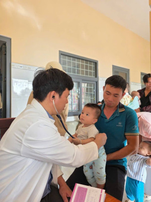 TRẠM Y TẾ XÃ ĐỒNG PHÚ KHAI XUÂN ĐẦU NĂM BẰNG HOẠT ĐỘNG TIÊM CHỦNG MỞ RỘNG