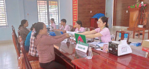 Phòng giao dịch NHCSXH Đồng Phú thực hiện giao dịch phiên đầu năm sau kỳ nghỉ tết Nguyên Đán Bính Ngọ 2026