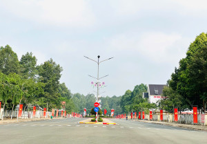 Đồng Phú rực rỡ cờ hoa chào mừng 30.4 và ngày thành lập phường
