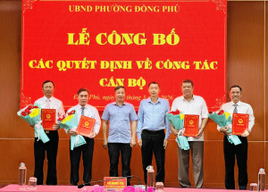 Phường Đồng Phú công bố quyết định về công tác cán bộ