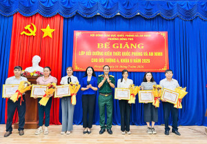 Đồng Phú: Bế giảng lớp bồi dưỡng kiến thức quốc phòng an ninh cho đối tượng 4, khóa 02, năm 2026