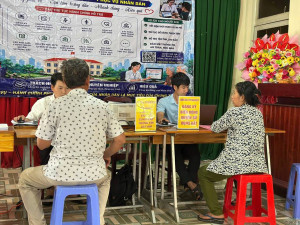 Phường Đồng Phú: giải quyết thủ tục hành chính lưu động cho người dân khu phố Tân Bình