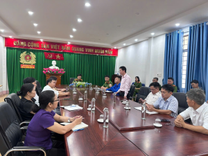Công an phường Đồng Phú đẩy mạnh “Chiến dịch mùa hè số cùng VNeID”, đưa tiện ích số đến gần người dân