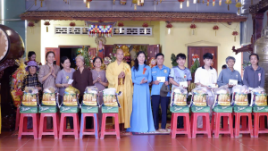 Lãnh đạo phường Đồng Phú thăm, chúc mừng các cơ sở Phật giáo nhân Đại lễ Vu Lan