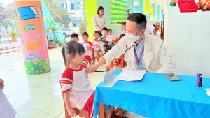 UBND phường Đồng Phú chỉ đạo tăng cường thực hiện công tác khám sức khỏe định kỳ, khám sàng lọc miễn phí năm 2026 và tạo lập, cập nhật Sổ sức khỏe điện tử trên ứng dụng VNeID