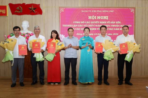 Đảng ủy phường Đồng Phú công bố quyết định thành lập 10 chi bộ trực thuộc